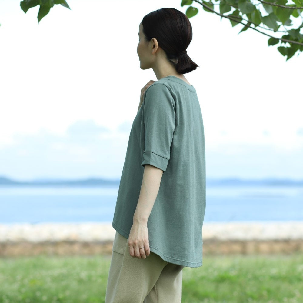 体型を拾わない・お腹まわりに張りつかないコットンフレアーTシャツ(レディース)/5分袖丈