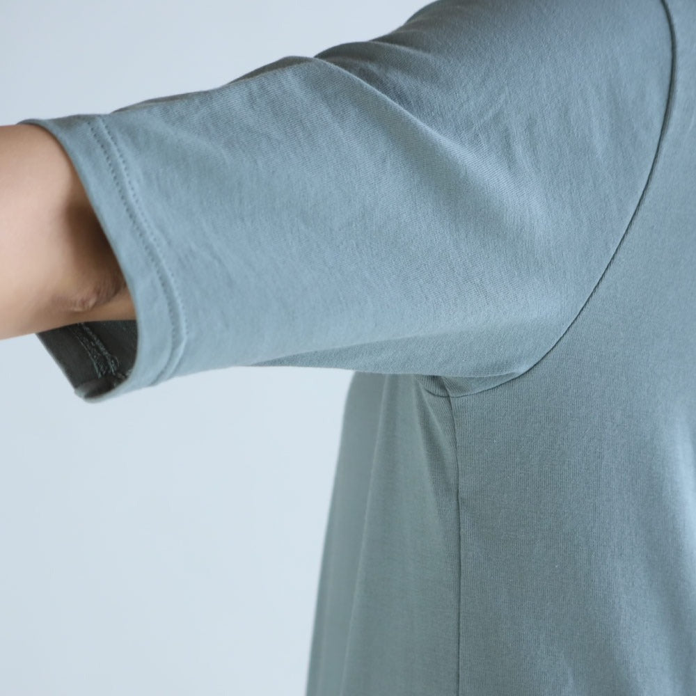 汗ジミ防止・二の腕カバー40代の女性のためのコットンVネックTシャツ（レディース）／5分袖丈