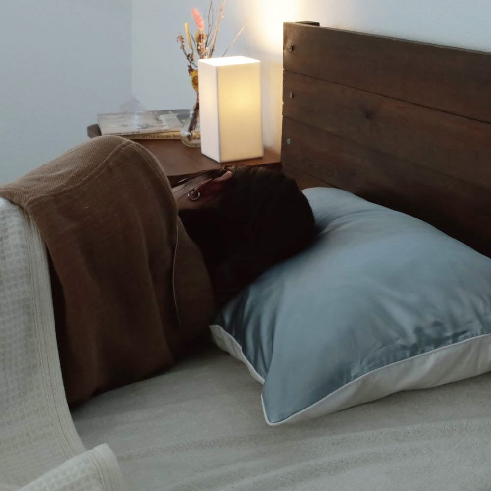 シルクの贅沢さとコットンの優しさ プレミアムシルク100％枕カバー