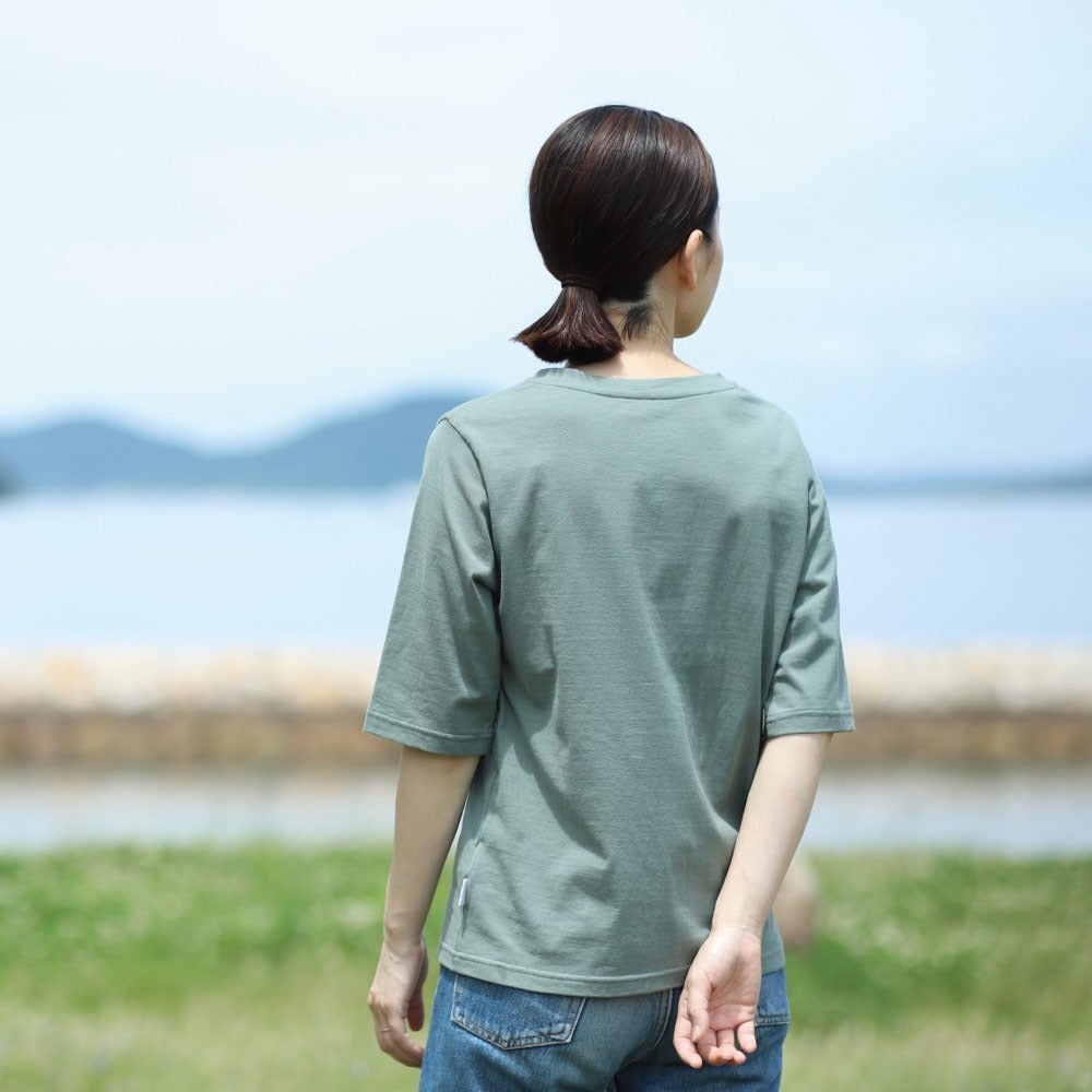 汗ジミ防止・二の腕カバー40代の女性のためのコットンVネックTシャツ（レディース）／5分袖丈