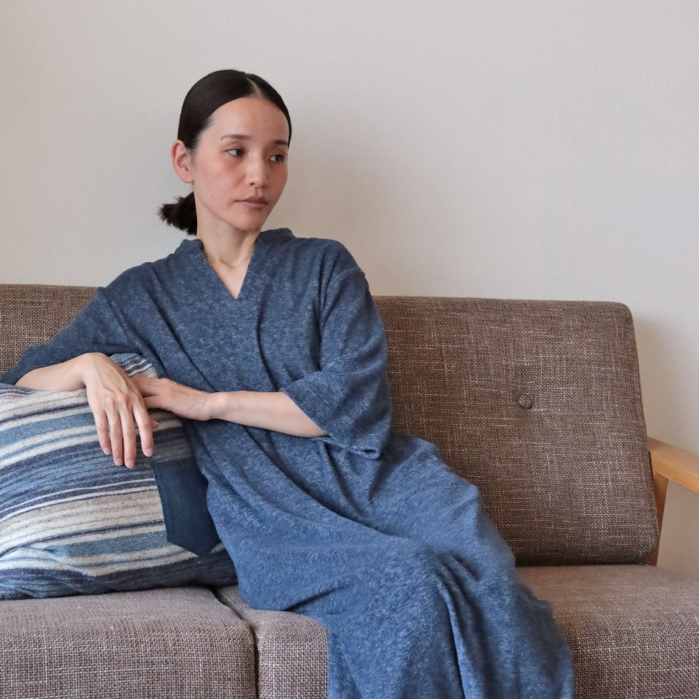 天然素材のやさしい着心地 Vネック5分袖ワンピース｜すっきりシルエット